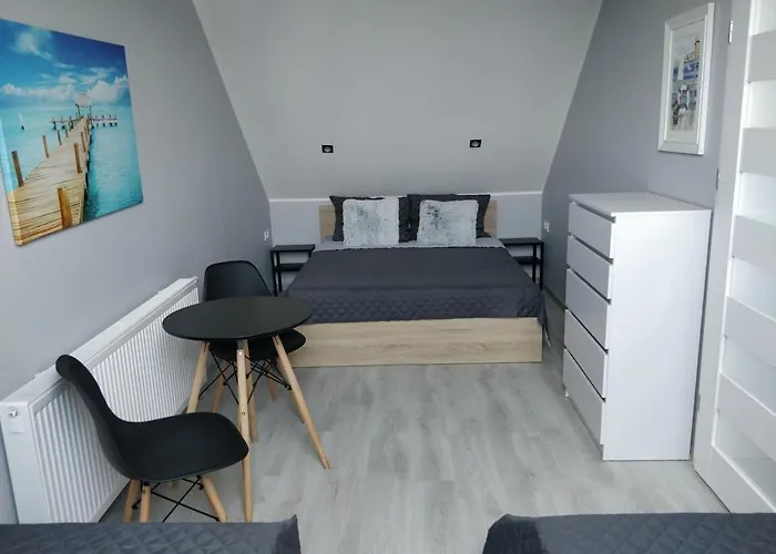 Villa Caloroczne Lighthouse