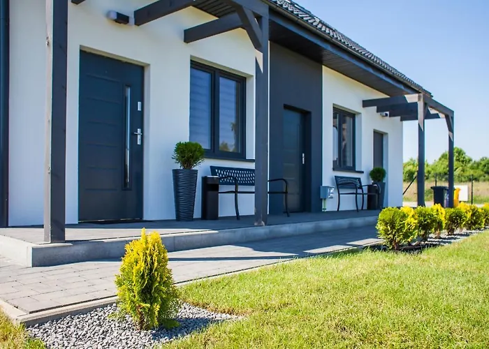 Villa Caloroczne Lighthouse