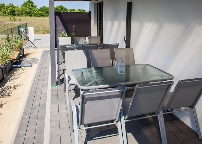 Villa Caloroczne Lighthouse *