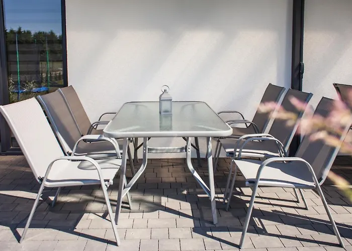 Villa Caloroczne Lighthouse