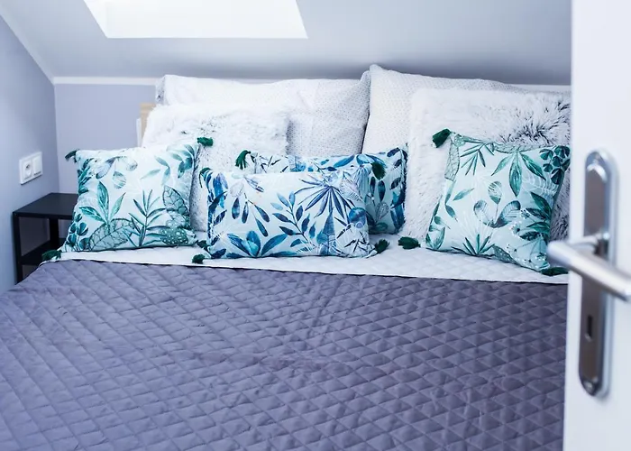 Villa Caloroczne Lighthouse